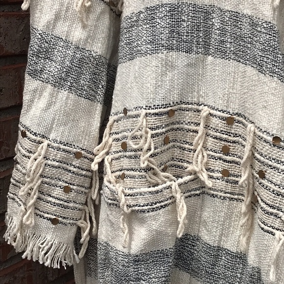 🚨B2G1 WORLD MARKET Cream Blue Gold Fringed Sequined Cardigan - Picture 5 of 9